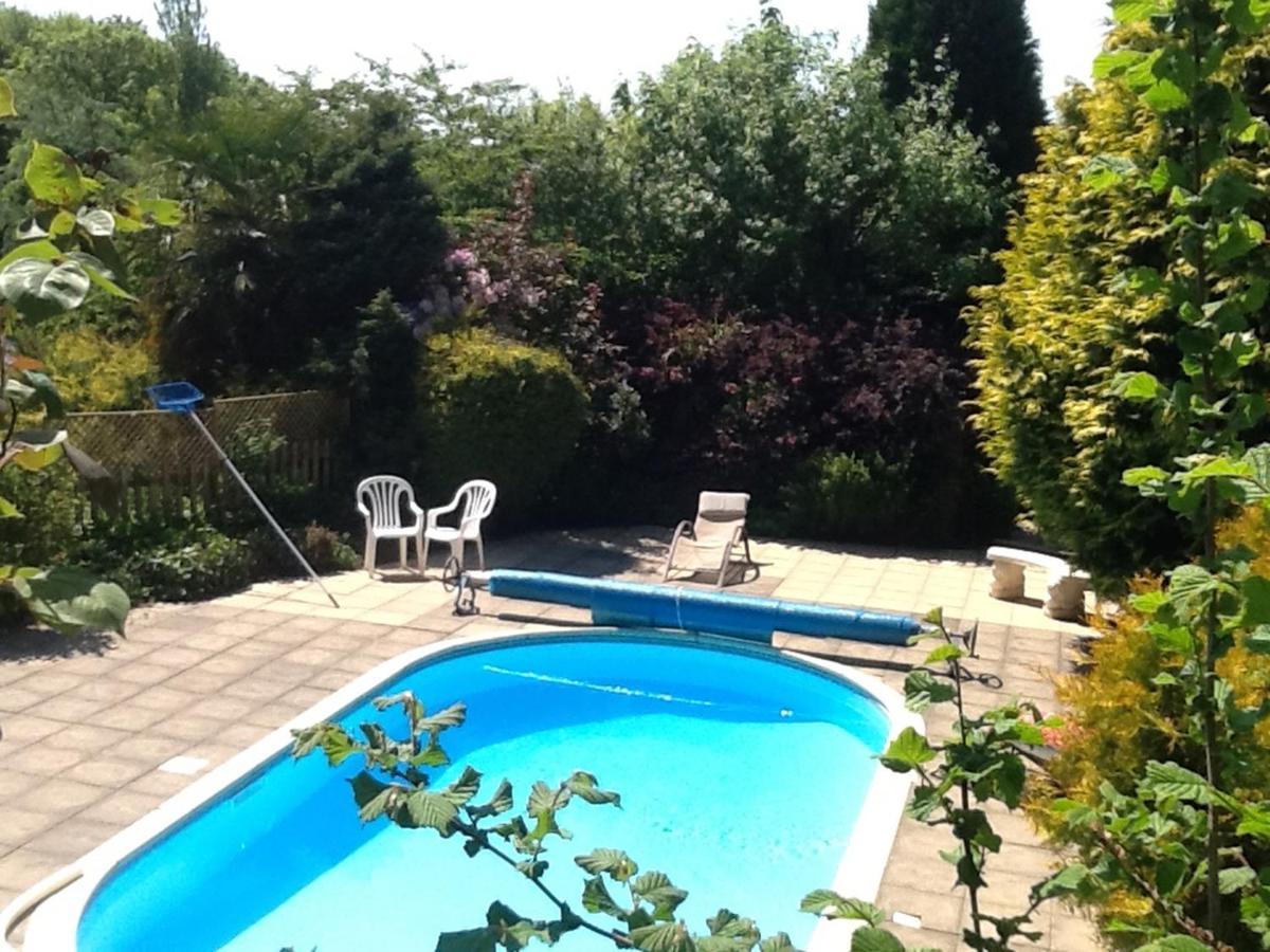 Tudor Lodge With Pool & Bbq Cabin 리스커드 외부 사진
